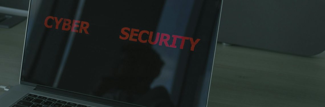 Tela do computador exibindo a ameaça de ransomware