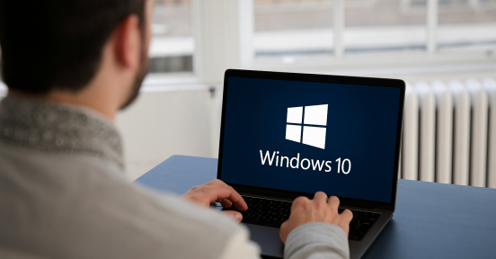 Monitor reflejando el Fin de soporte Windows 10.